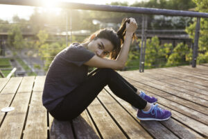 Mujer cansada tras deporte